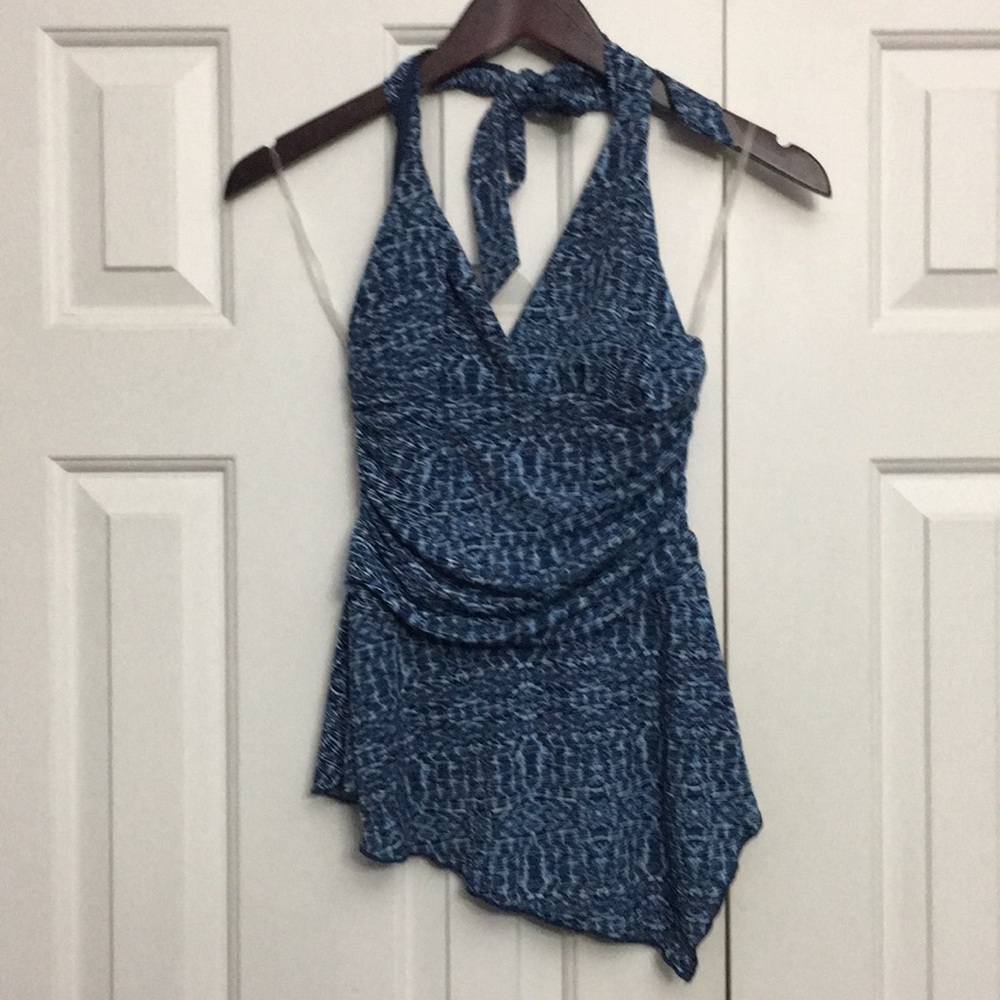 🇺🇸NWT$ 36.00 Trixxi Asymmetrical Halter top